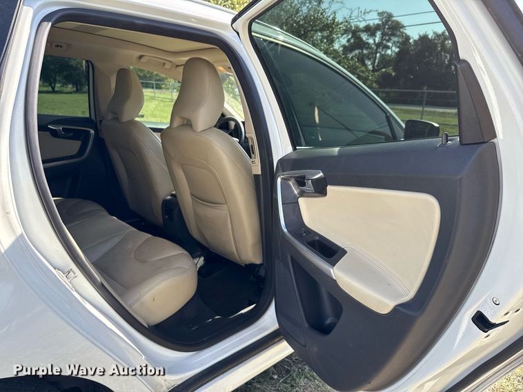 image for item EJ3635 2016 Volvo XC60 SUV