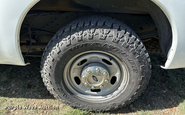 image for item EJ3636 2015 Ford F250 Super Duty XL Crew Cab pickup truck