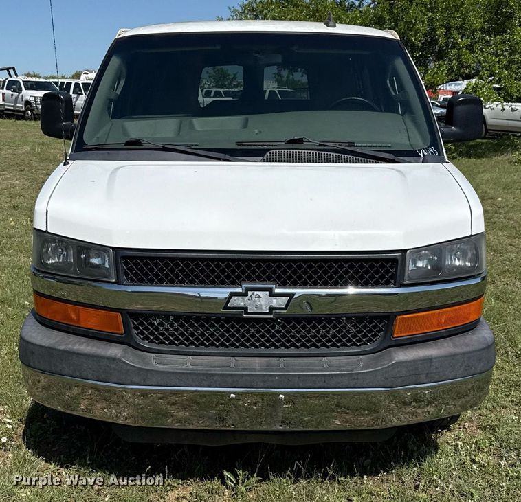 image for item EJ3637 2016 Chevrolet Express 3500 van