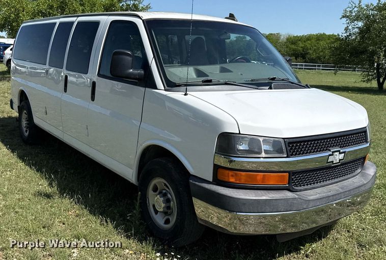 image for item EJ3637 2016 Chevrolet Express 3500 van