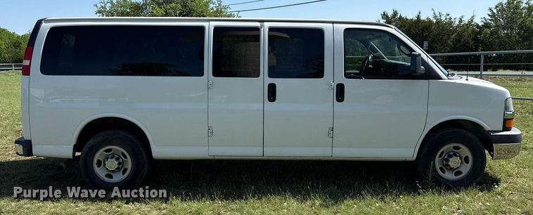 image for item EJ3637 2016 Chevrolet Express 3500 van
