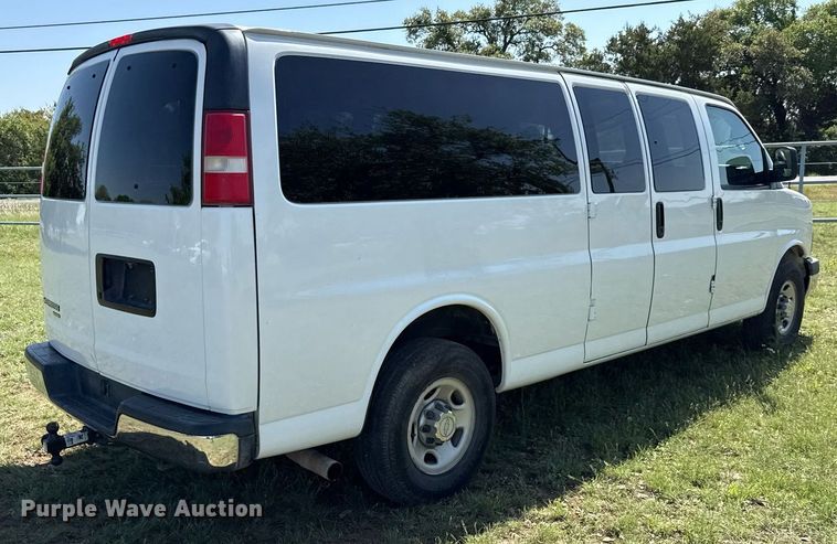 image for item EJ3637 2016 Chevrolet Express 3500 van