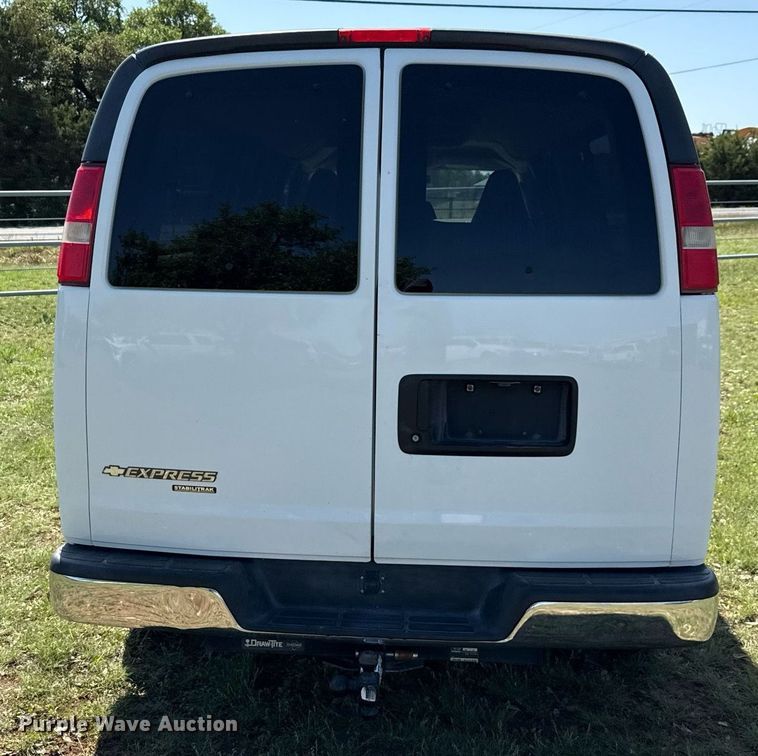 image for item EJ3637 2016 Chevrolet Express 3500 van