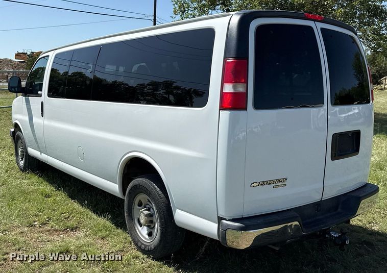 image for item EJ3637 2016 Chevrolet Express 3500 van