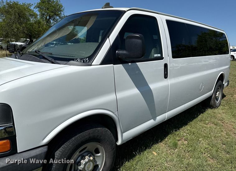 image for item EJ3637 2016 Chevrolet Express 3500 van