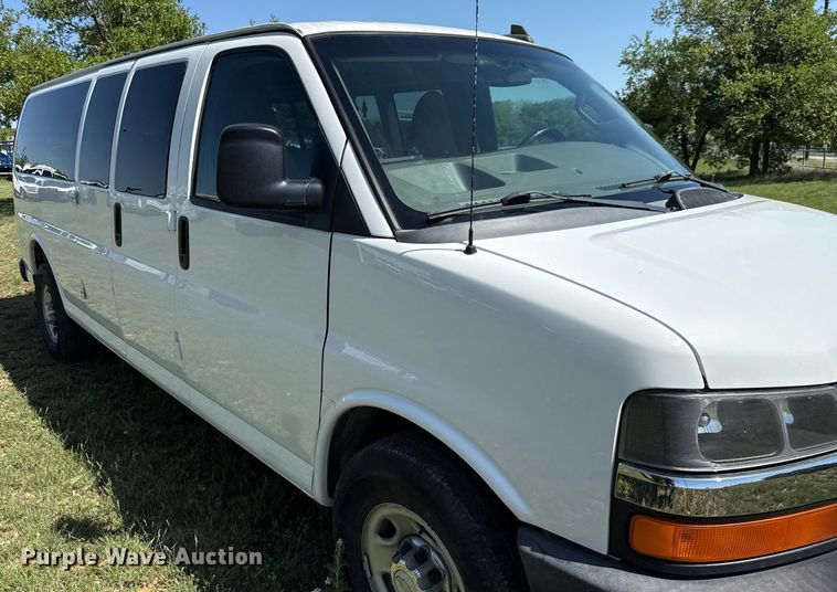 image for item EJ3637 2016 Chevrolet Express 3500 van