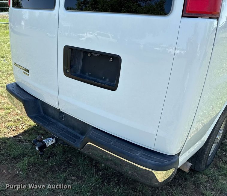 image for item EJ3637 2016 Chevrolet Express 3500 van