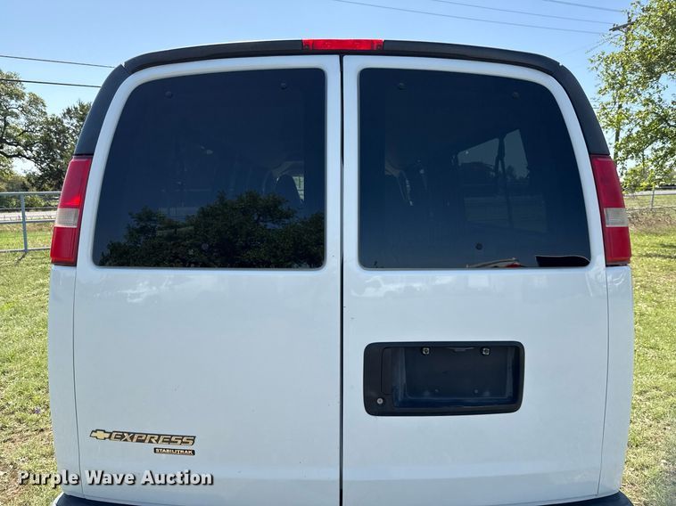 image for item EJ3637 2016 Chevrolet Express 3500 van