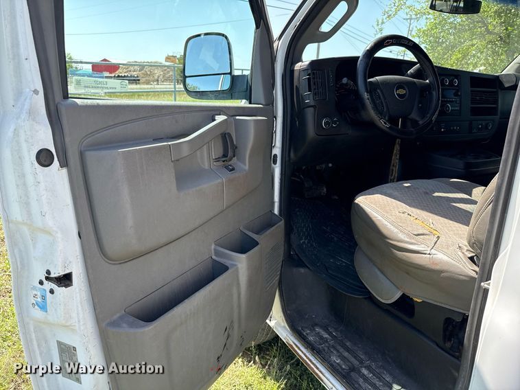 image for item EJ3637 2016 Chevrolet Express 3500 van