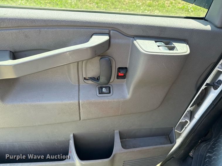 image for item EJ3637 2016 Chevrolet Express 3500 van