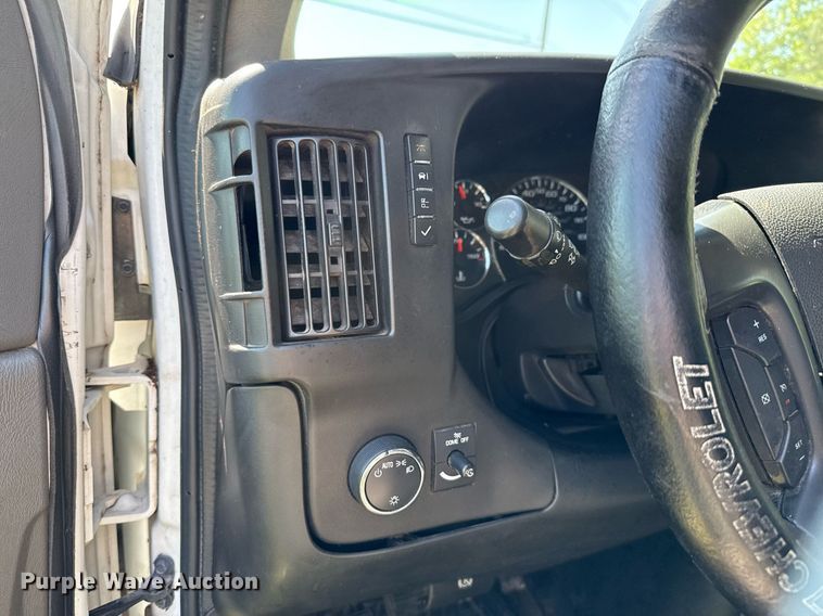 image for item EJ3637 2016 Chevrolet Express 3500 van
