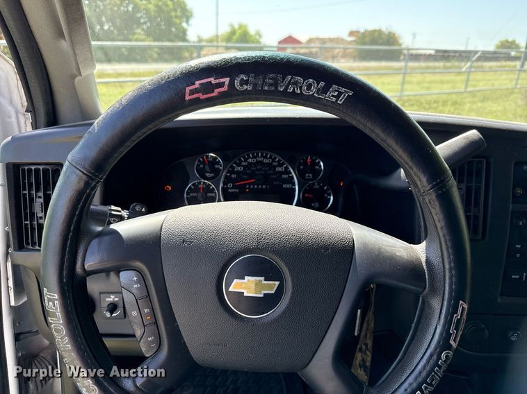 image for item EJ3637 2016 Chevrolet Express 3500 van