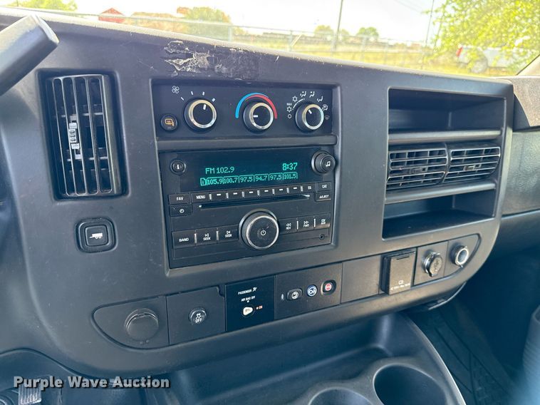 image for item EJ3637 2016 Chevrolet Express 3500 van