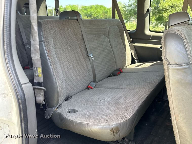 image for item EJ3637 2016 Chevrolet Express 3500 van