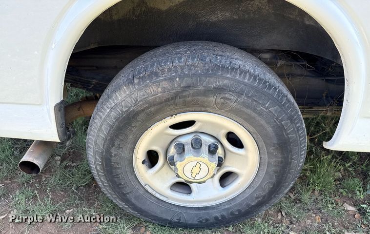 image for item EJ3637 2016 Chevrolet Express 3500 van