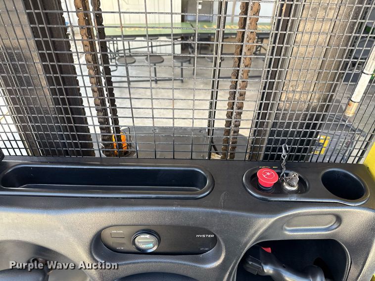 image for item EJ3644 2006 Hyster R30XMS2 order picker