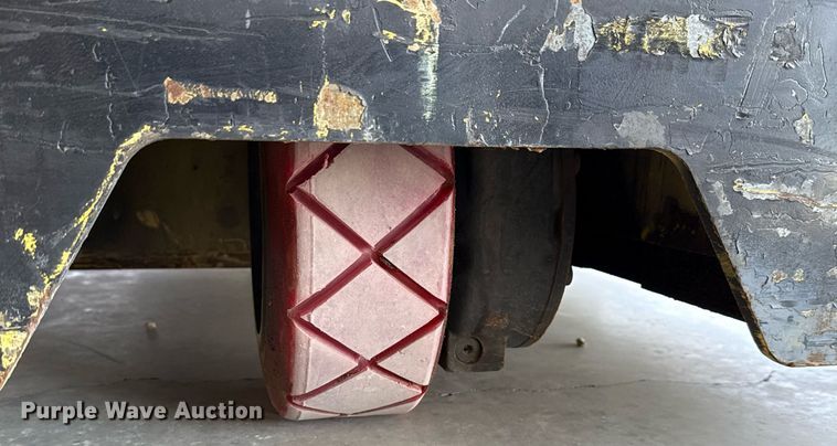 image for item EJ3644 2006 Hyster R30XMS2 order picker