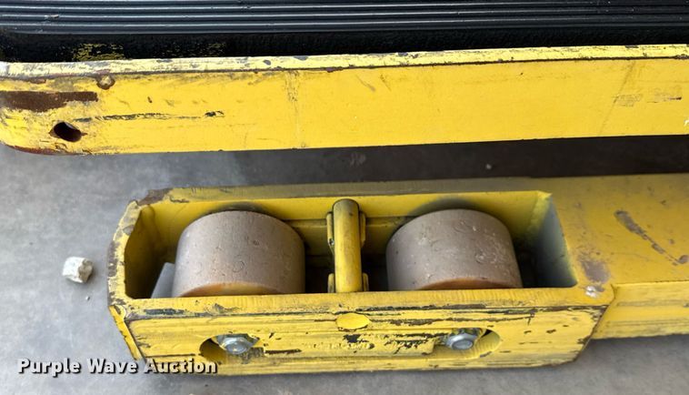 image for item EJ3644 2006 Hyster R30XMS2 order picker