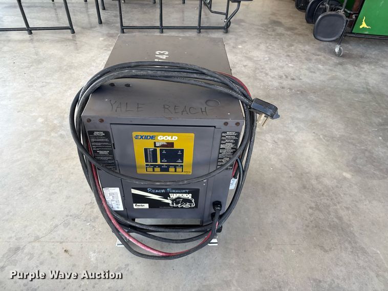 image for item EJ3644 2006 Hyster R30XMS2 order picker