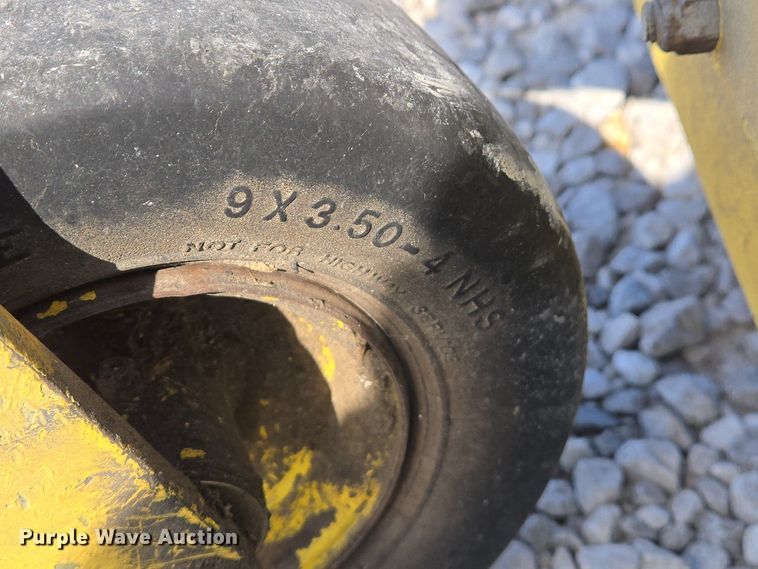 image for item EJ7422 Great Dane GDWZ17KA ZTR lawn mower