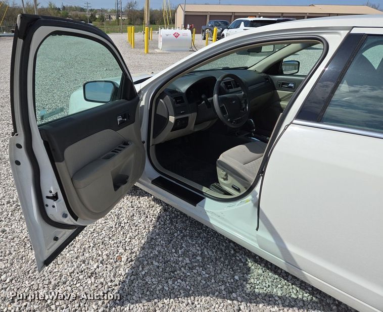 image for item EJ7426 2010 Ford Fusion SE 