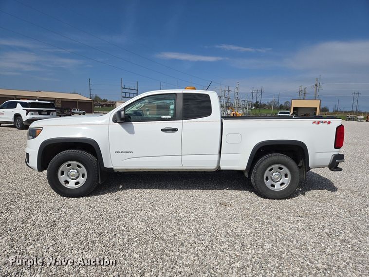 image for item EJ7427 2016 Chevrolet Colorado Ext. Cab pickup truck