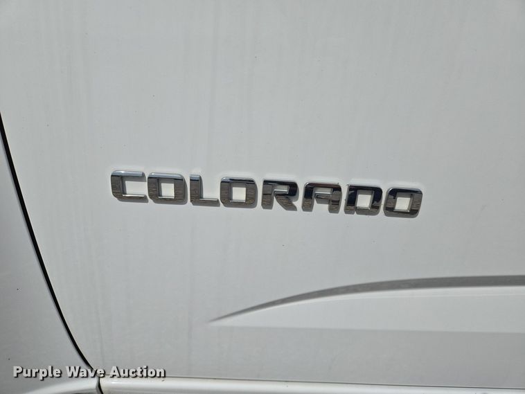 image for item EJ7427 2016 Chevrolet Colorado Ext. Cab pickup truck