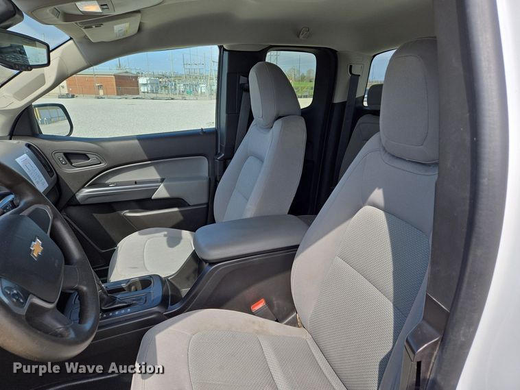 image for item EJ7427 2016 Chevrolet Colorado Ext. Cab pickup truck