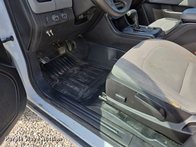 image for item EJ7427 2016 Chevrolet Colorado Ext. Cab pickup truck