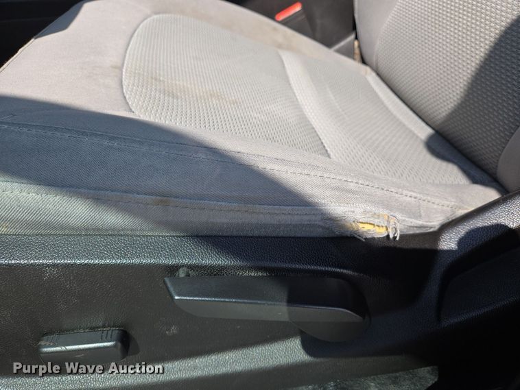 image for item EJ7427 2016 Chevrolet Colorado Ext. Cab pickup truck