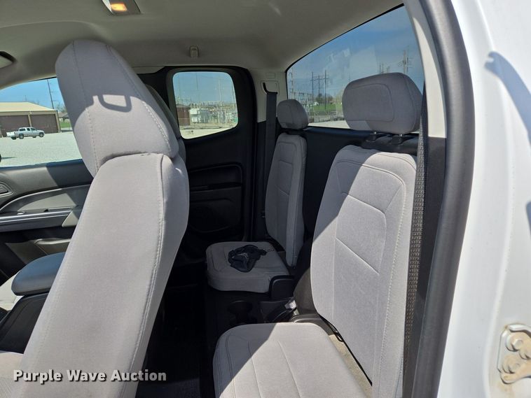 image for item EJ7427 2016 Chevrolet Colorado Ext. Cab pickup truck