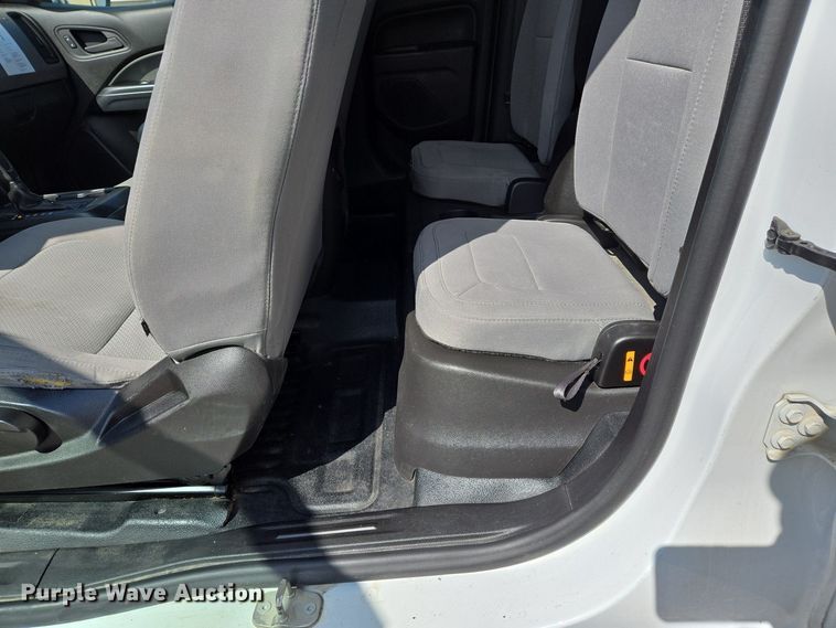 image for item EJ7427 2016 Chevrolet Colorado Ext. Cab pickup truck