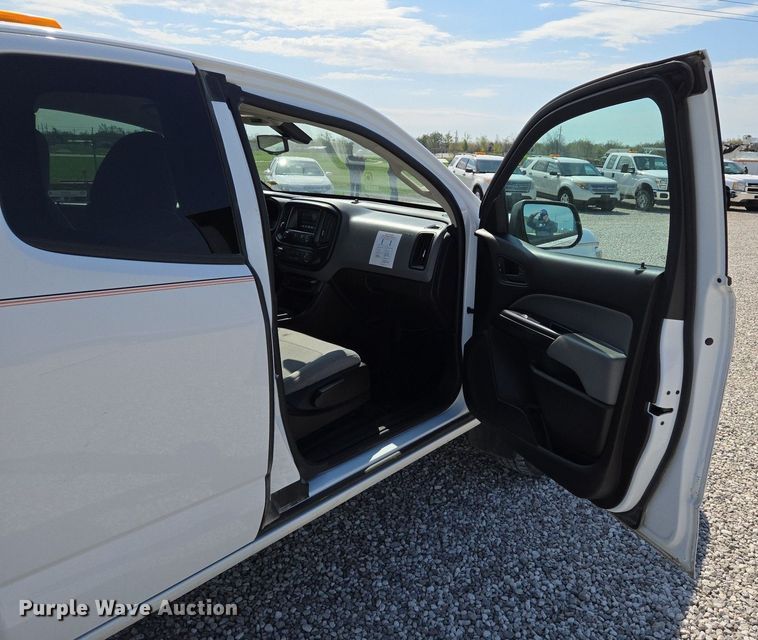 image for item EJ7427 2016 Chevrolet Colorado Ext. Cab pickup truck