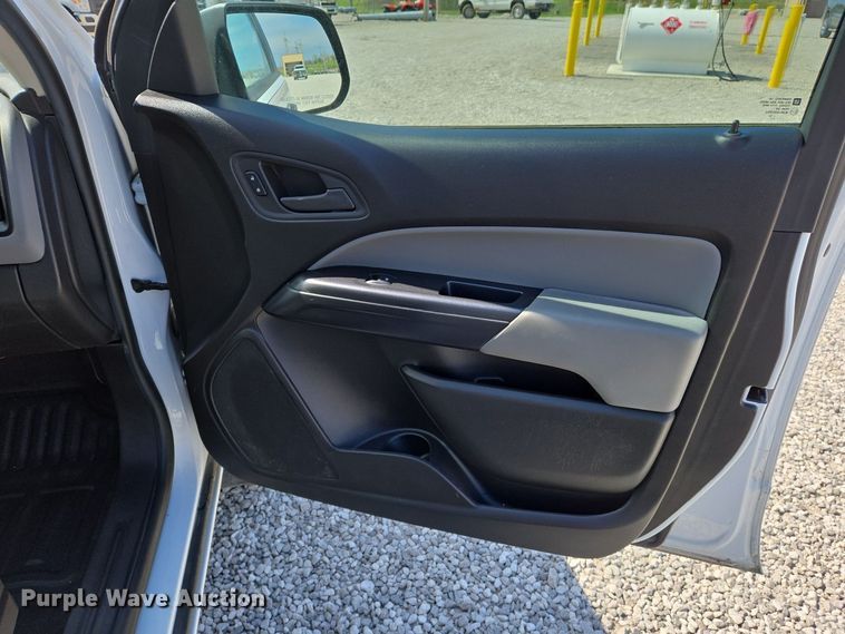 image for item EJ7427 2016 Chevrolet Colorado Ext. Cab pickup truck