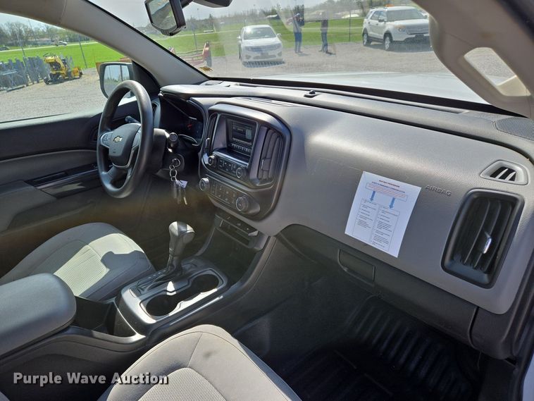 image for item EJ7427 2016 Chevrolet Colorado Ext. Cab pickup truck