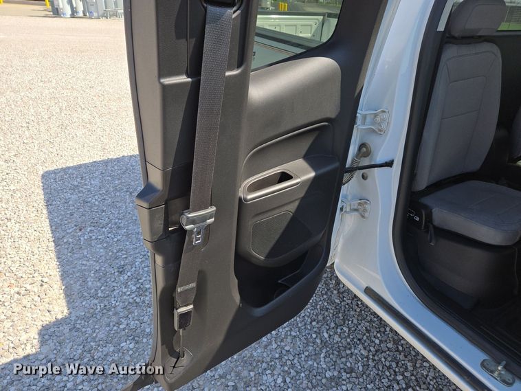 image for item EJ7427 2016 Chevrolet Colorado Ext. Cab pickup truck