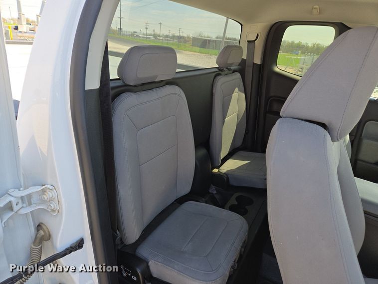 image for item EJ7427 2016 Chevrolet Colorado Ext. Cab pickup truck