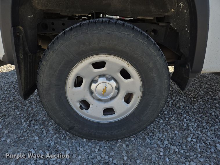 image for item EJ7427 2016 Chevrolet Colorado Ext. Cab pickup truck