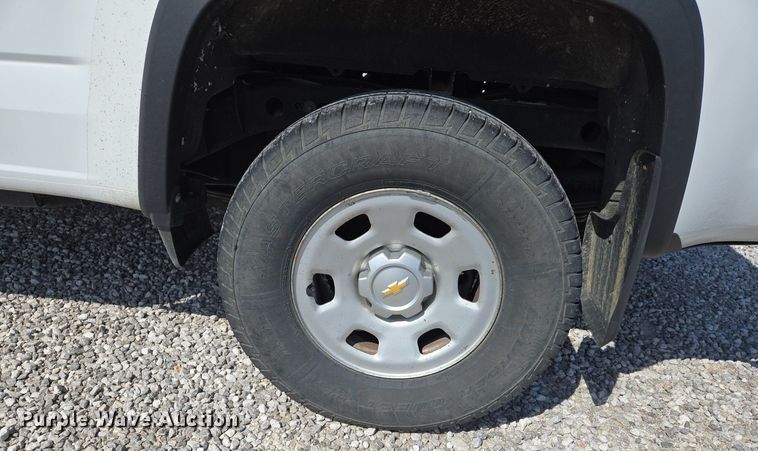 image for item EJ7427 2016 Chevrolet Colorado Ext. Cab pickup truck