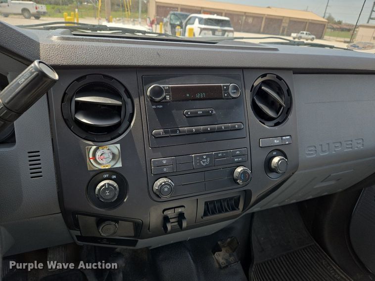 image for item EJ7430 2014 Ford F250 Super Duty SuperCab pickup truck