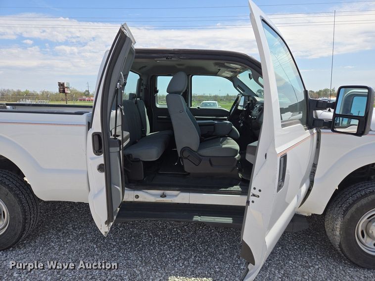 image for item EJ7430 2014 Ford F250 Super Duty SuperCab pickup truck
