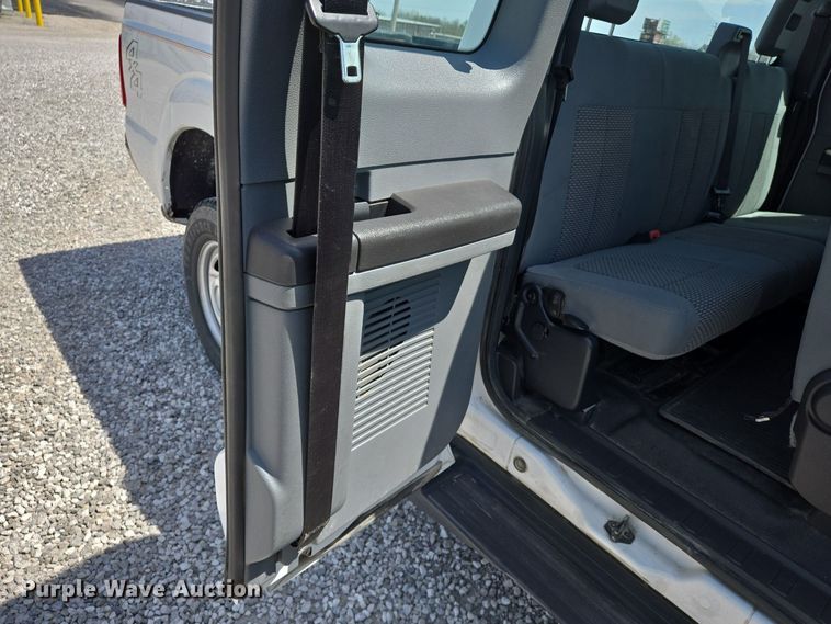 image for item EJ7430 2014 Ford F250 Super Duty SuperCab pickup truck