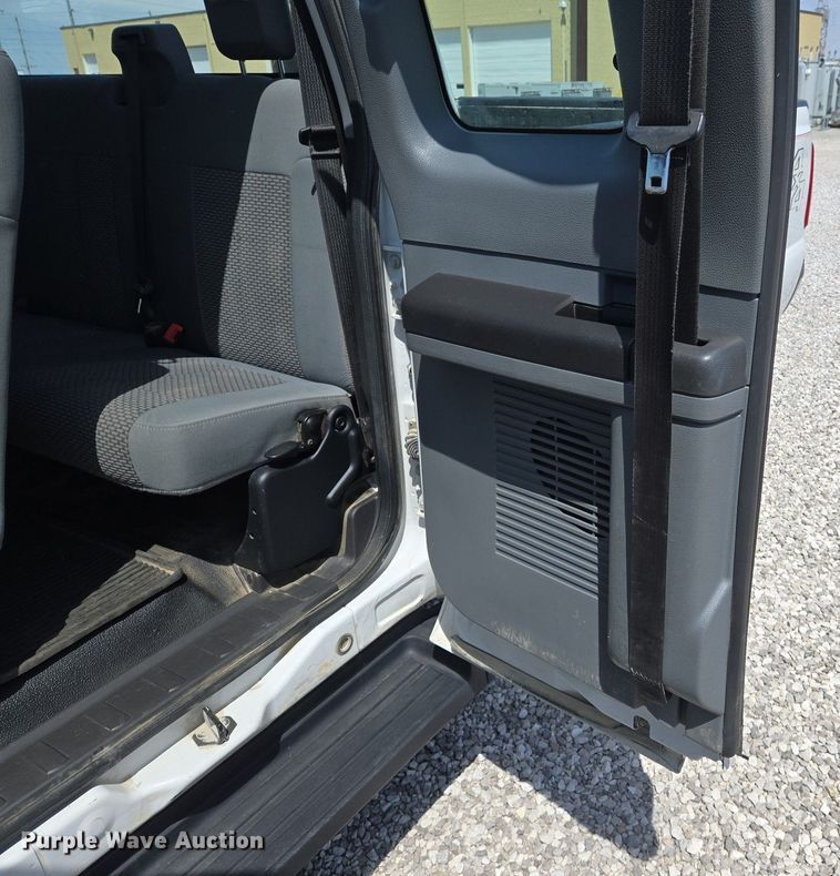 image for item EJ7430 2014 Ford F250 Super Duty SuperCab pickup truck