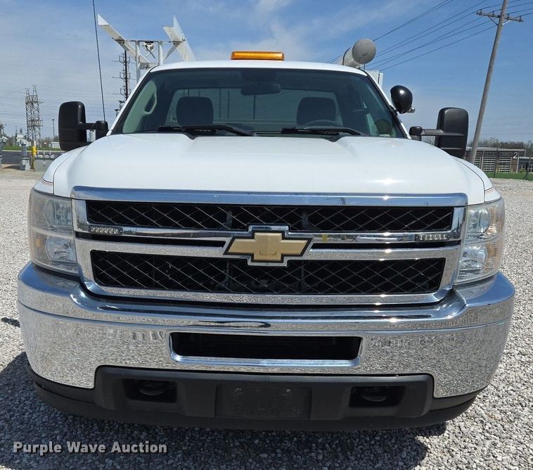image for item EJ7431 2011 Chevrolet Silverado 2500HD utility bed pickup truck