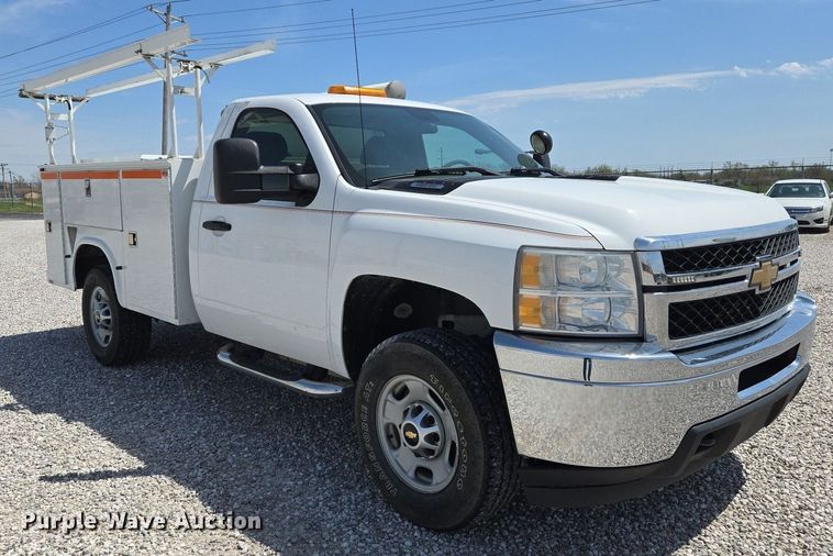 image for item EJ7431 2011 Chevrolet Silverado 2500HD utility bed pickup truck