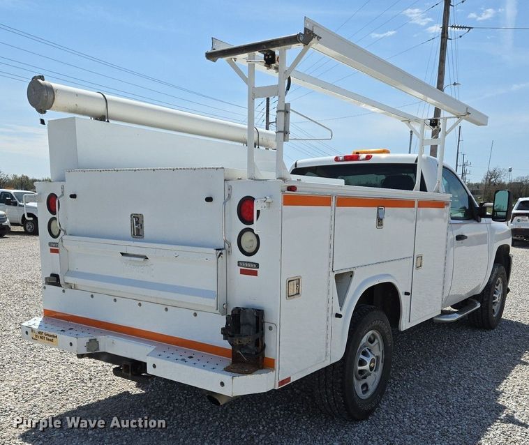 image for item EJ7431 2011 Chevrolet Silverado 2500HD utility bed pickup truck