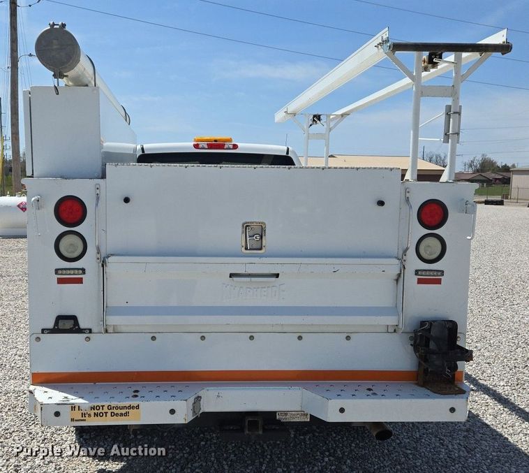 image for item EJ7431 2011 Chevrolet Silverado 2500HD utility bed pickup truck