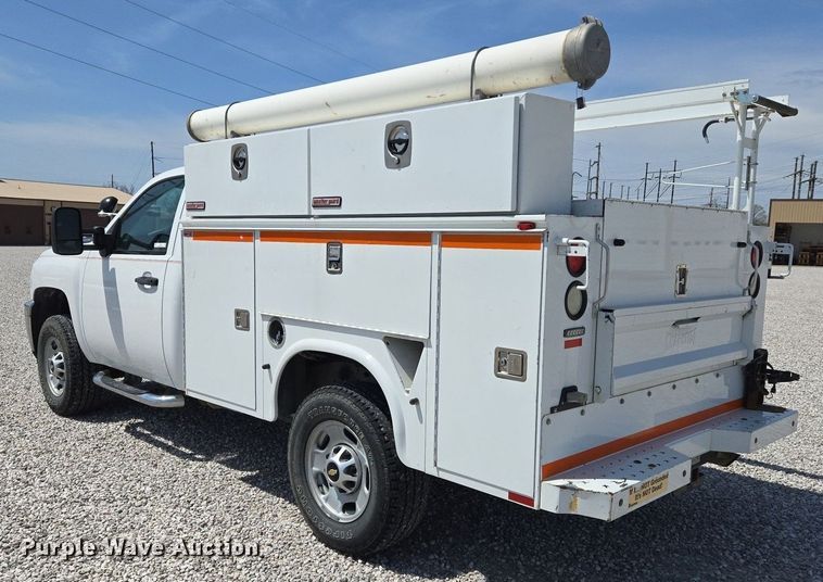 image for item EJ7431 2011 Chevrolet Silverado 2500HD utility bed pickup truck