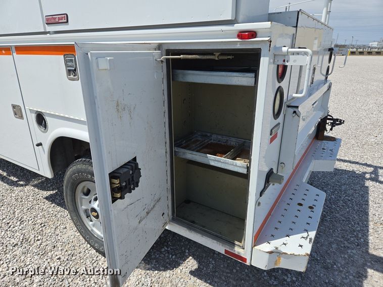 image for item EJ7431 2011 Chevrolet Silverado 2500HD utility bed pickup truck