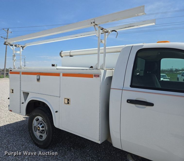 image for item EJ7431 2011 Chevrolet Silverado 2500HD utility bed pickup truck